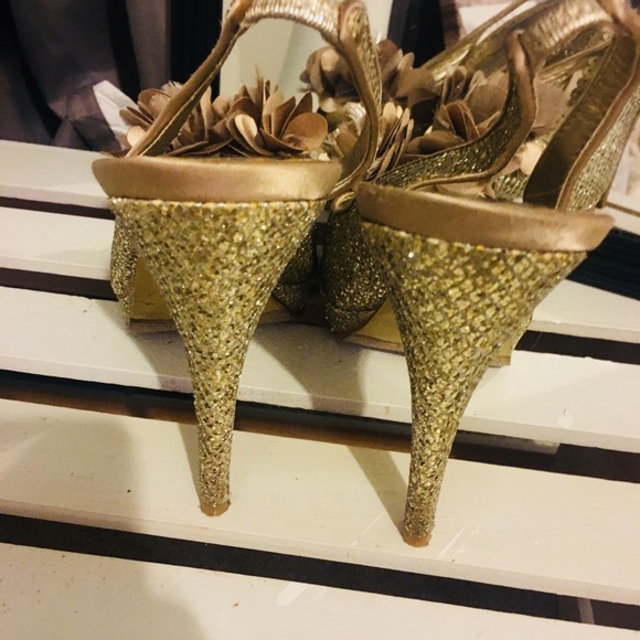 Gorgeous Heels! - Picture 2 of 3